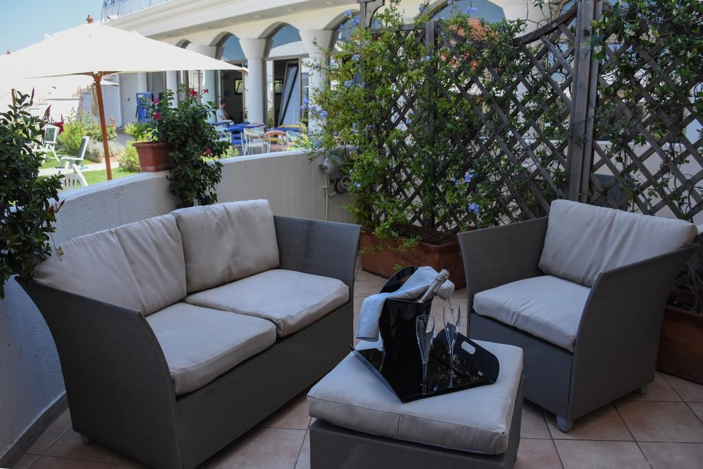קנוסה די פוליה Hotel D'Altavilla מראה חיצוני תמונה