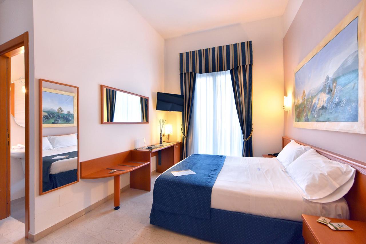 קנוסה די פוליה Hotel D'Altavilla מראה חיצוני תמונה